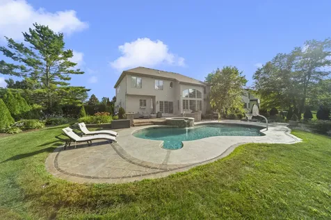 3818 Grand View Court St. Charles IL 60175