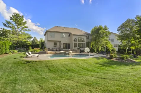 3818 Grand View Court St. Charles IL 60175