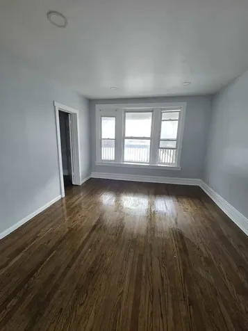 2704 East 77th Street Chicago IL 60649