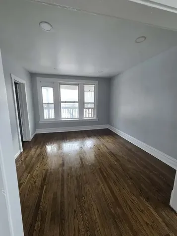 2704 East 77th Street Chicago IL 60649