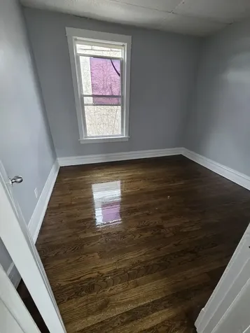 2704 East 77th Street Chicago IL 60649