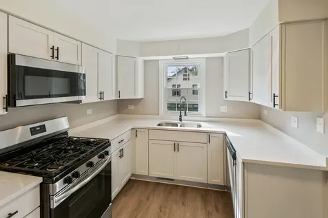 428 East 156th Place South Holland IL 60473