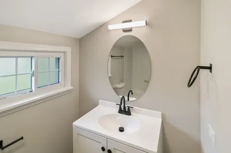 428 East 156th Place South Holland IL 60473