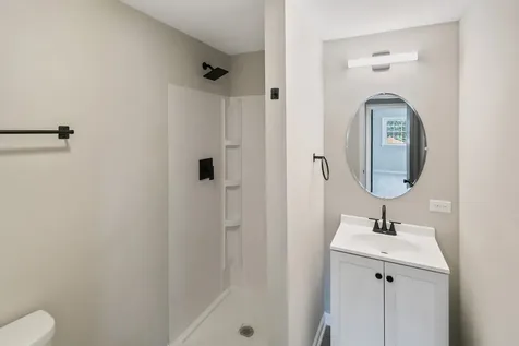 428 East 156th Place South Holland IL 60473