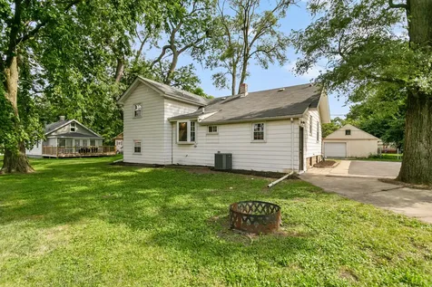428 East 156th Place South Holland IL 60473