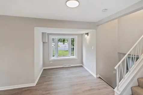 428 East 156th Place South Holland IL 60473
