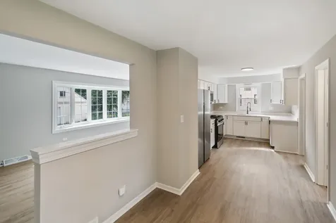 428 East 156th Place South Holland IL 60473