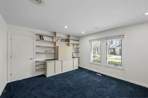 556 Rivershire Place Lincolnshire IL 60069