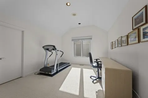 556 Rivershire Place Lincolnshire IL 60069