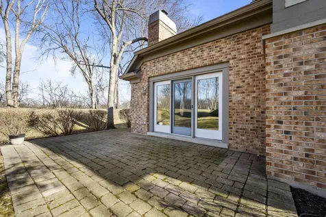 556 Rivershire Place Lincolnshire IL 60069