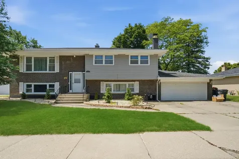 935 East 169th Street South Holland IL 60473