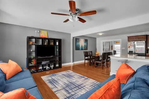 935 East 169th Street South Holland IL 60473