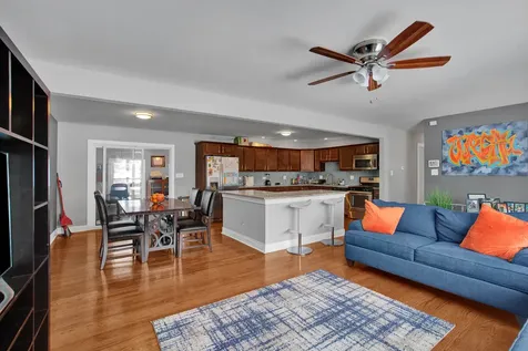935 East 169th Street South Holland IL 60473