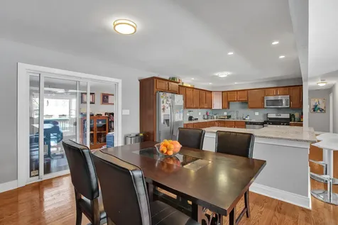 935 East 169th Street South Holland IL 60473