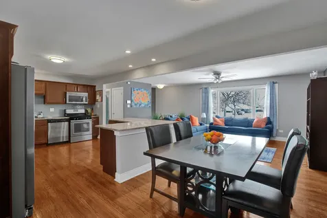 935 East 169th Street South Holland IL 60473