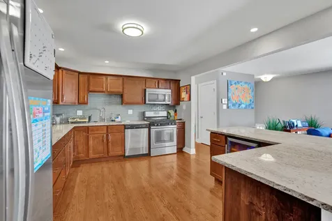 935 East 169th Street South Holland IL 60473