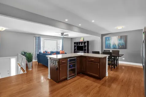 935 East 169th Street South Holland IL 60473