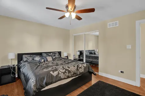 935 East 169th Street South Holland IL 60473