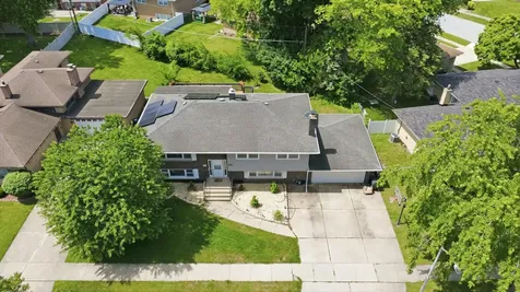 935 East 169th Street South Holland IL 60473