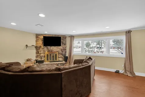 935 East 169th Street South Holland IL 60473