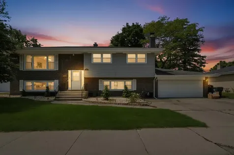 935 East 169th Street South Holland IL 60473
