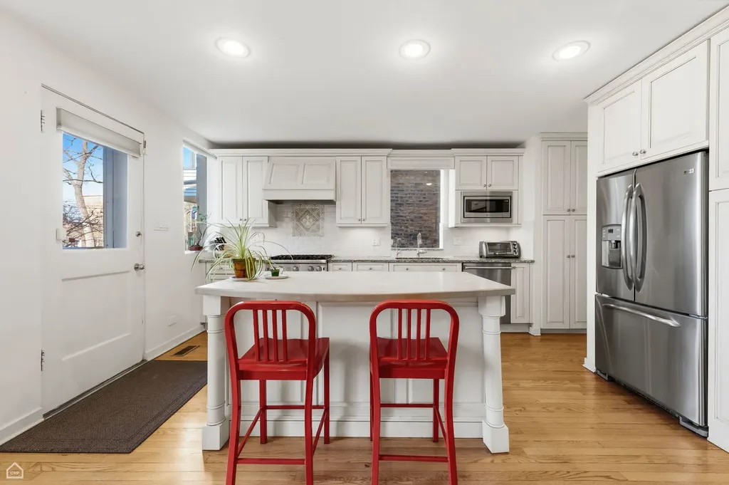 5530 South Kimbark Avenue Chicago IL 60637