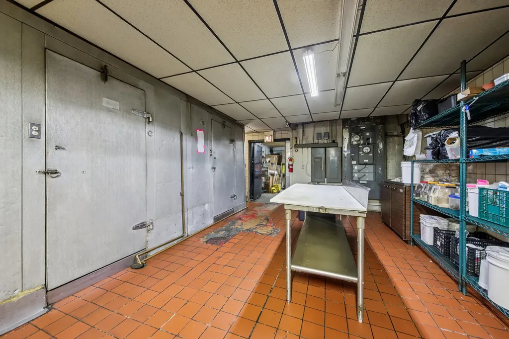 5037-39 West Diversey Avenue Chicago IL 60639