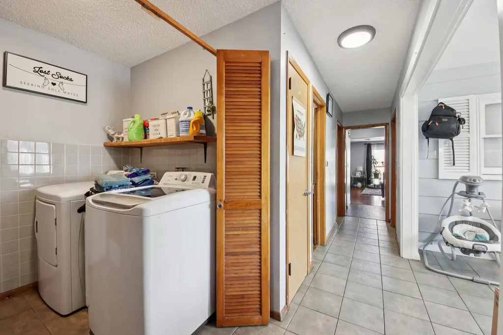 5037-39 West Diversey Avenue Chicago IL 60639