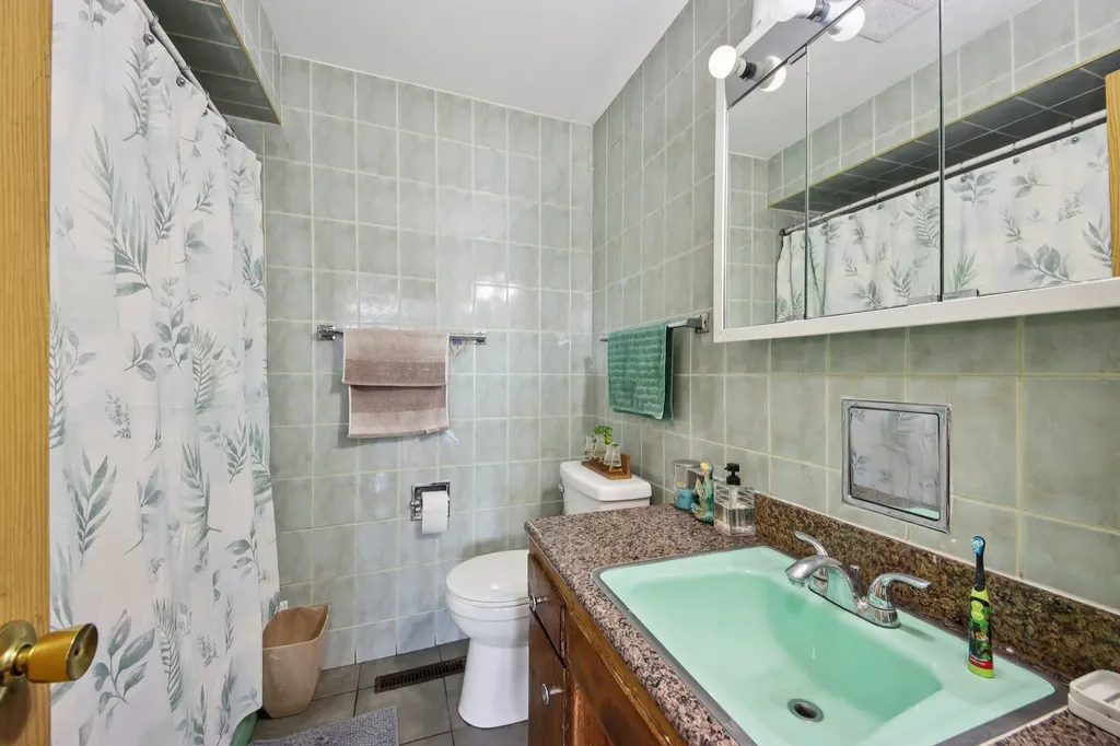5037-39 West Diversey Avenue Chicago IL 60639