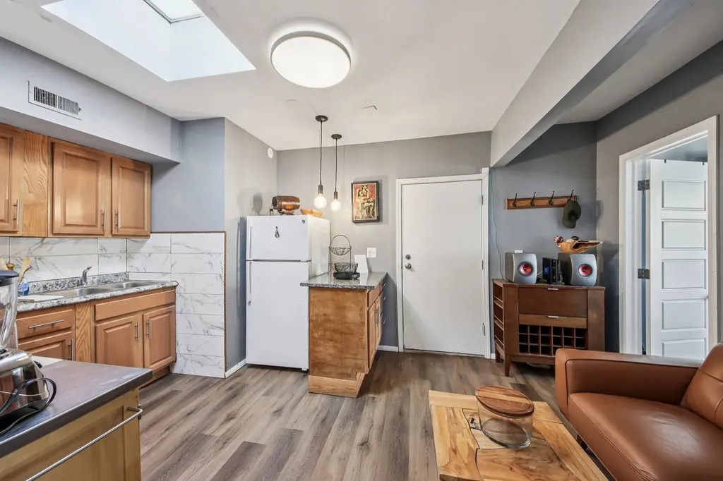 5037-39 West Diversey Avenue Chicago IL 60639