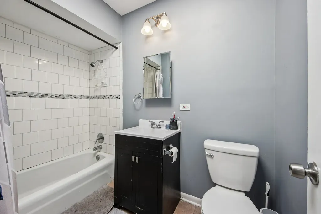 5037-39 West Diversey Avenue Chicago IL 60639