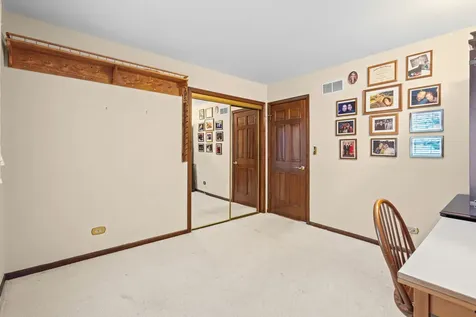 1132 Pine Tree Lane Libertyville IL 60048