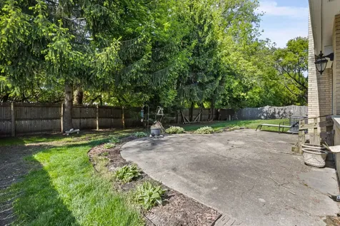 1132 Pine Tree Lane Libertyville IL 60048