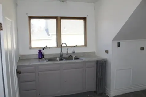 1616 Victoria Avenue North Chicago IL 60064
