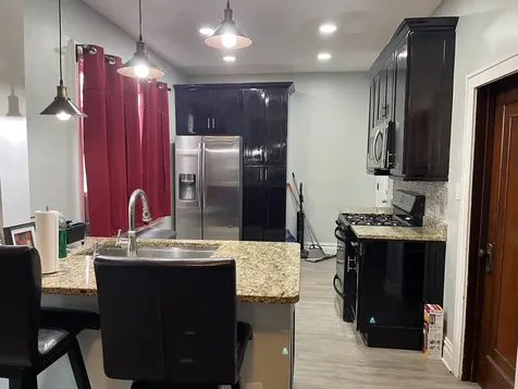1616 Victoria Avenue North Chicago IL 60064