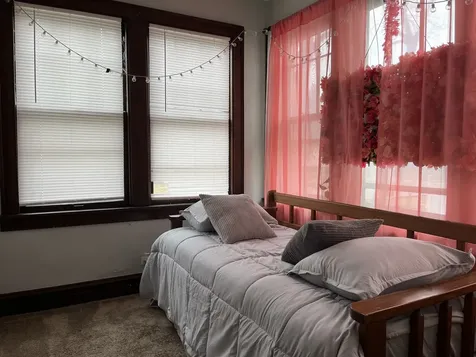 1616 Victoria Avenue North Chicago IL 60064