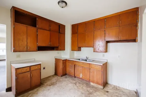 360 South Elm Avenue Kankakee IL 60901