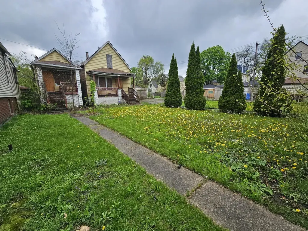11920 South Calumet Avenue Chicago IL 60628