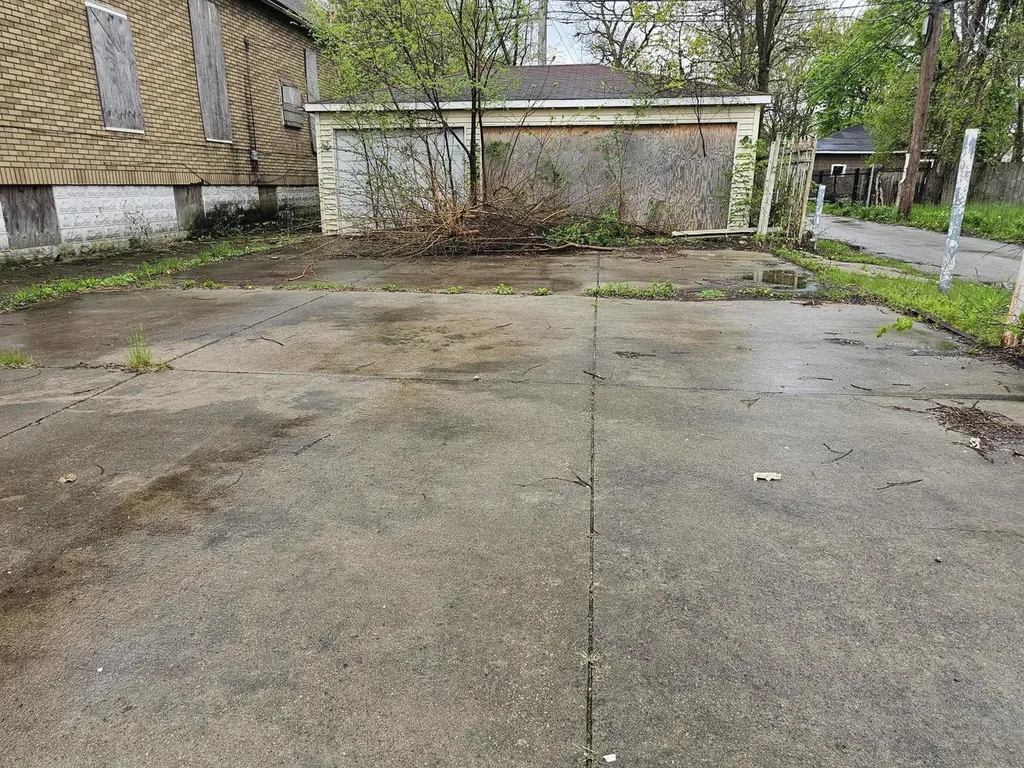 11920 South Calumet Avenue Chicago IL 60628