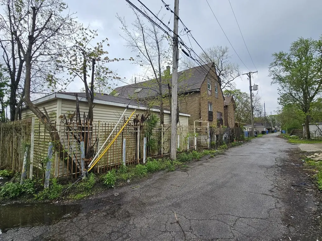 11920 South Calumet Avenue Chicago IL 60628