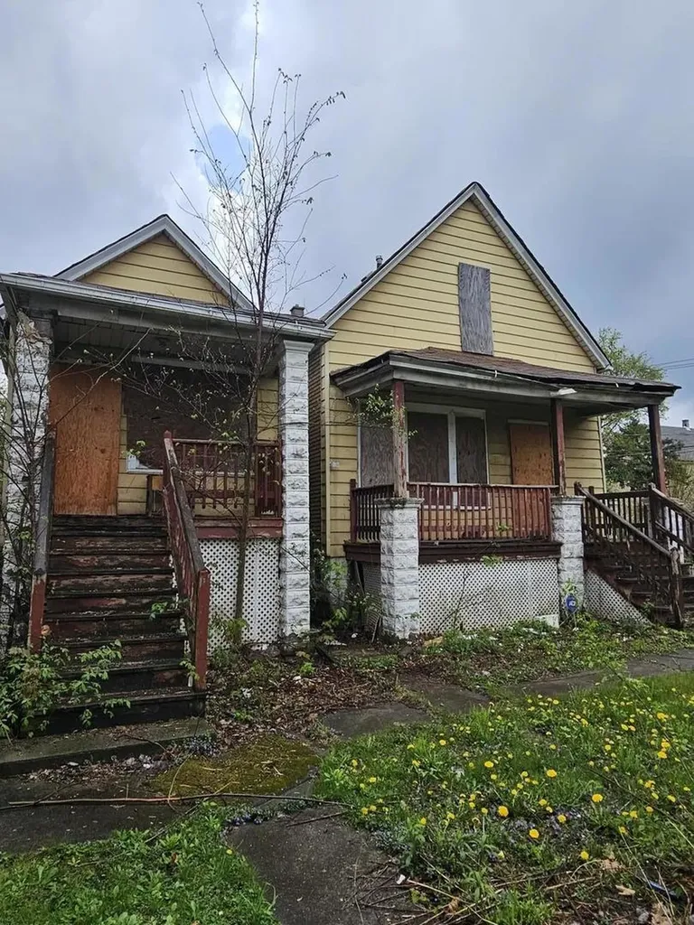 11920 South Calumet Avenue Chicago IL 60628