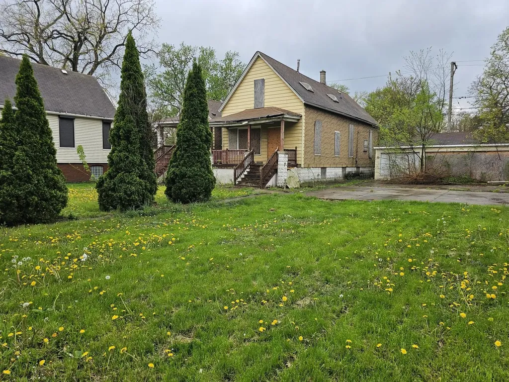 11920 South Calumet Avenue Chicago IL 60628