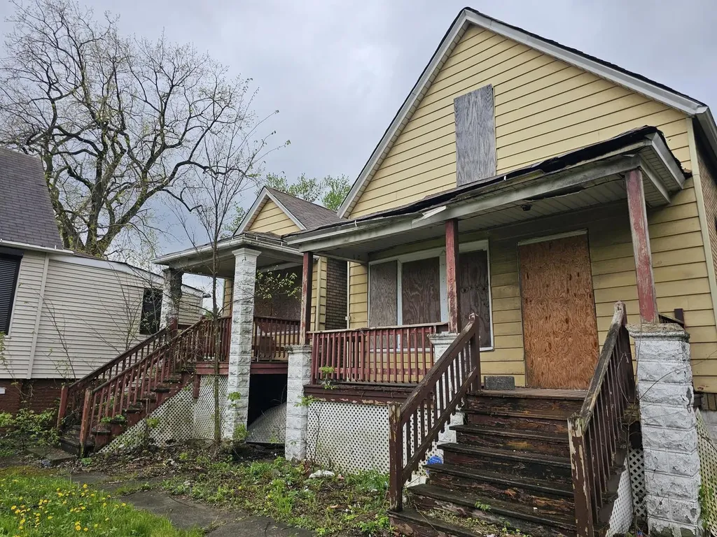 11920 South Calumet Avenue Chicago IL 60628