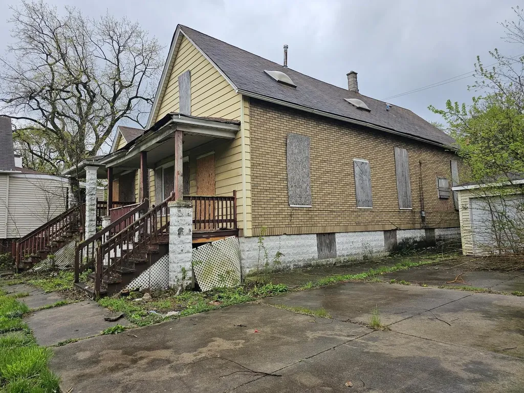 11920 South Calumet Avenue Chicago IL 60628