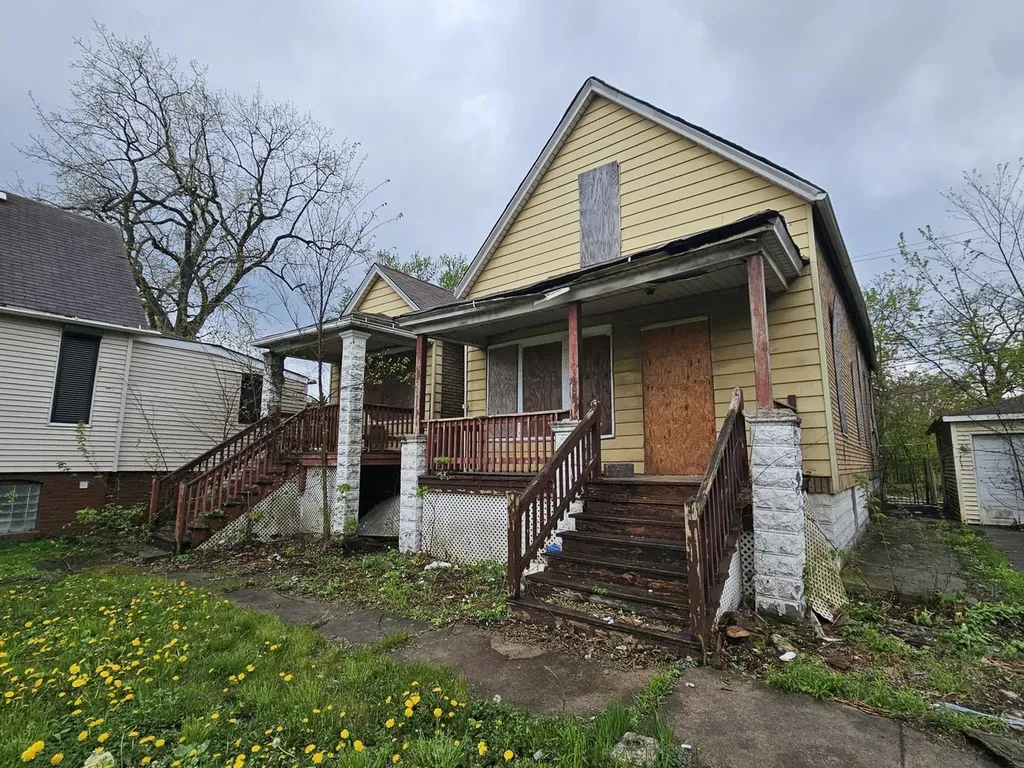 11920 South Calumet Avenue Chicago IL 60628