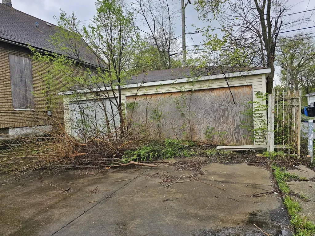 11920 South Calumet Avenue Chicago IL 60628