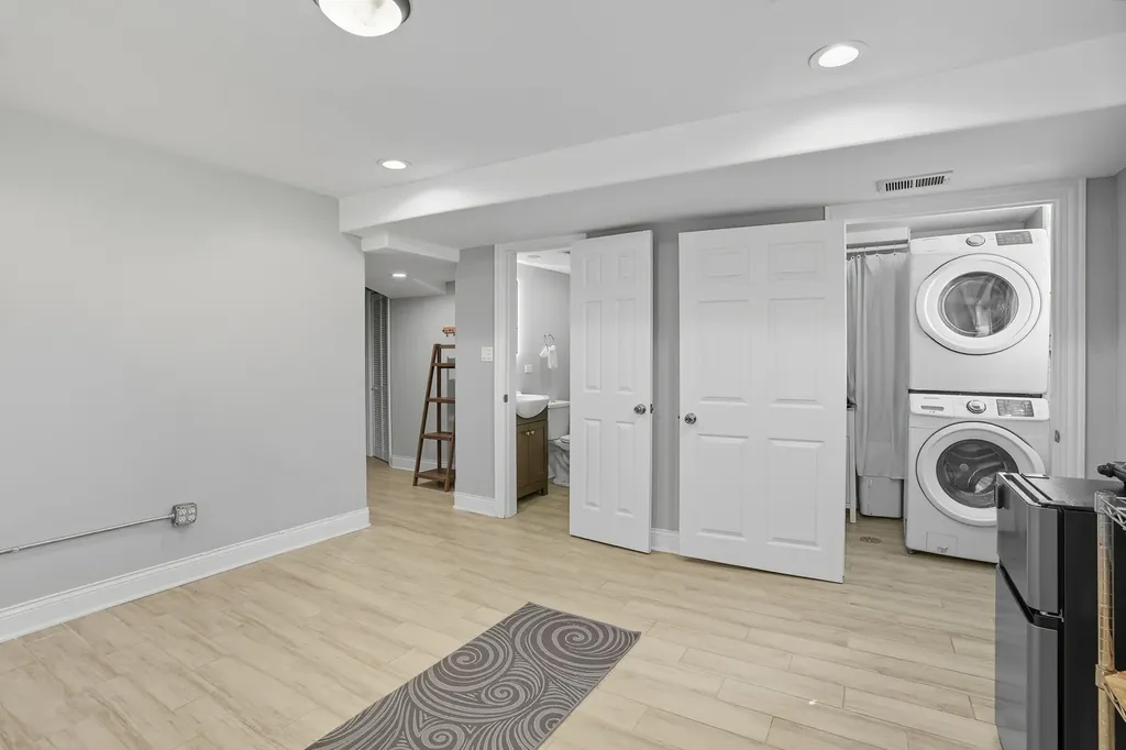 6712 South Evans Avenue Chicago IL 60637