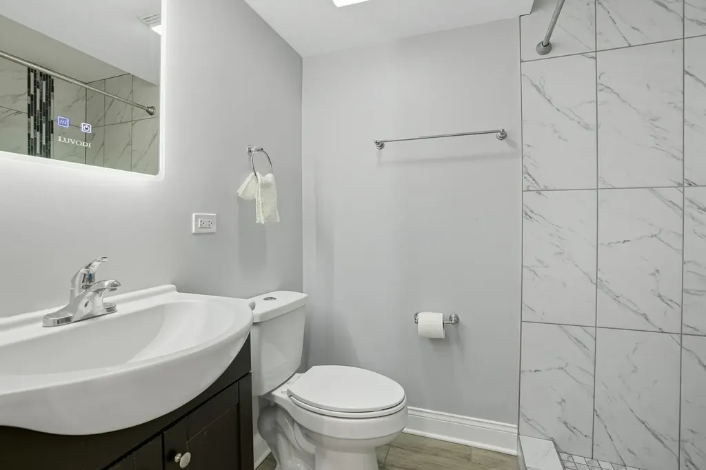 6712 South Evans Avenue Chicago IL 60637