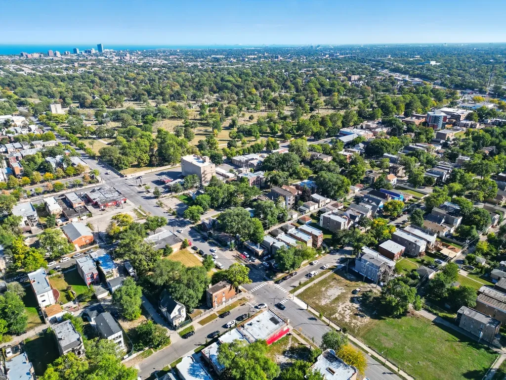 6712 South Evans Avenue Chicago IL 60637