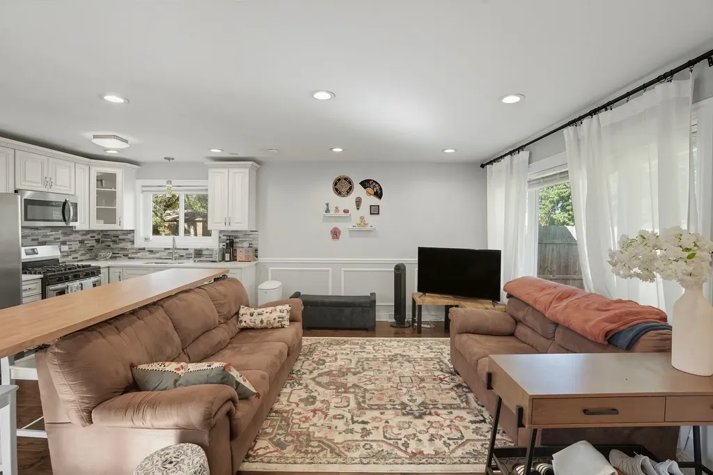 6712 South Evans Avenue Chicago IL 60637